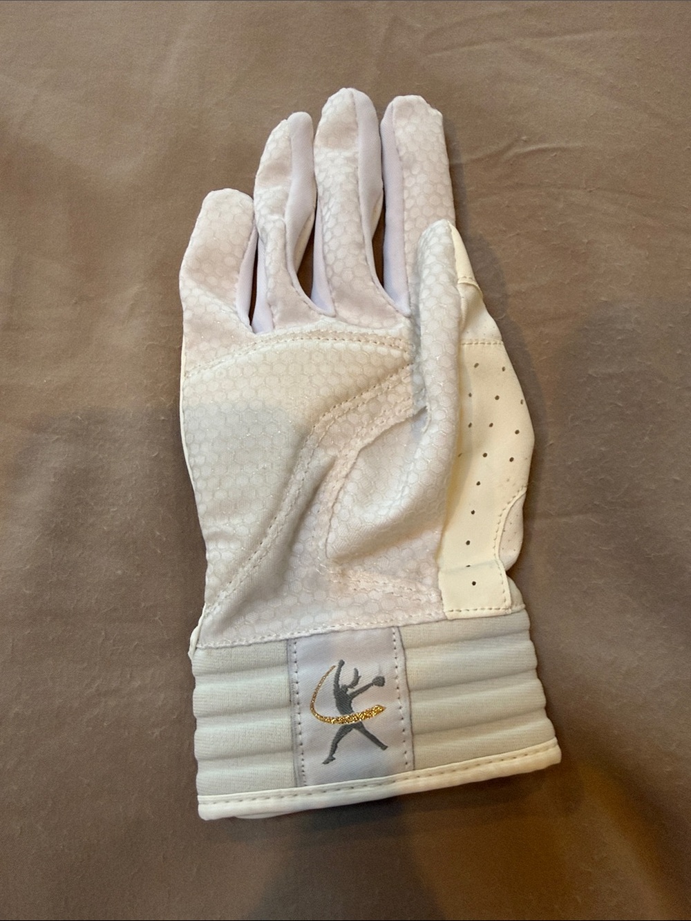 Mizuno Jennie Finch signature fastpitch softball batting glove - Right Hand